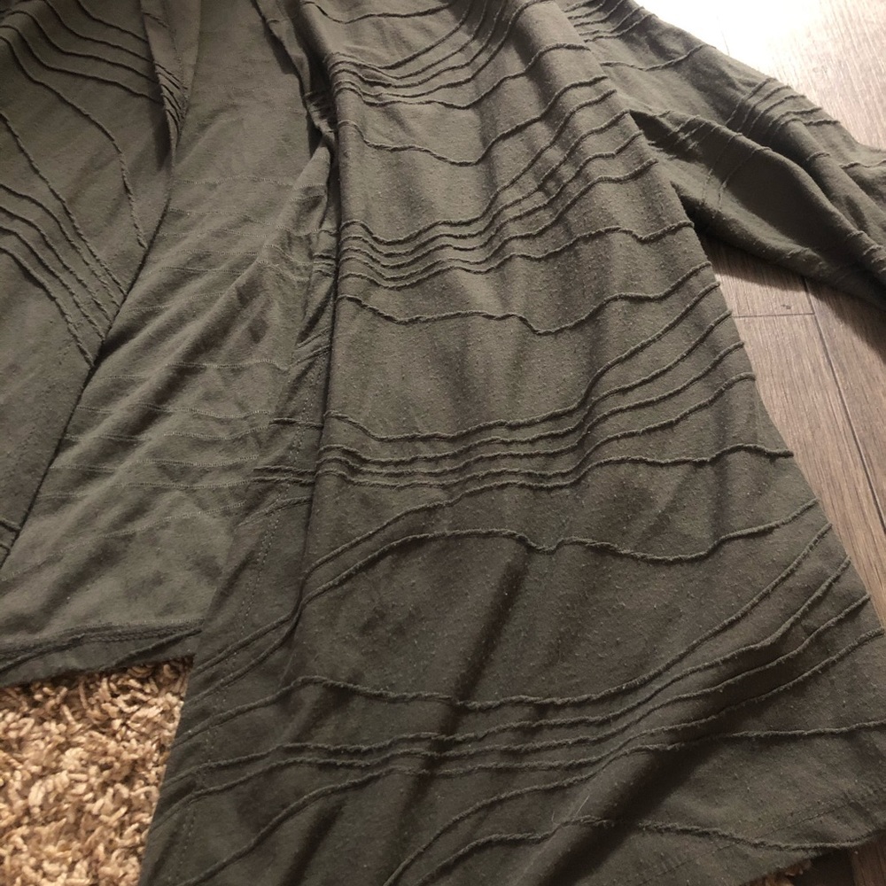 Grey throw - Picture 2 of 2